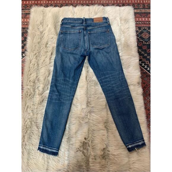 Madewell Petite 9" Mid-Rise Skinny Jeans York Wash: Rip and Repair Edition 26P - Picture 5 of 6